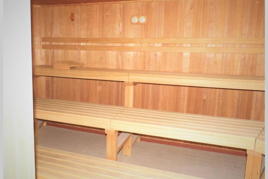 Traveloge Mit Schwimmbad Und Sauna Lübeck Kültér fotó
