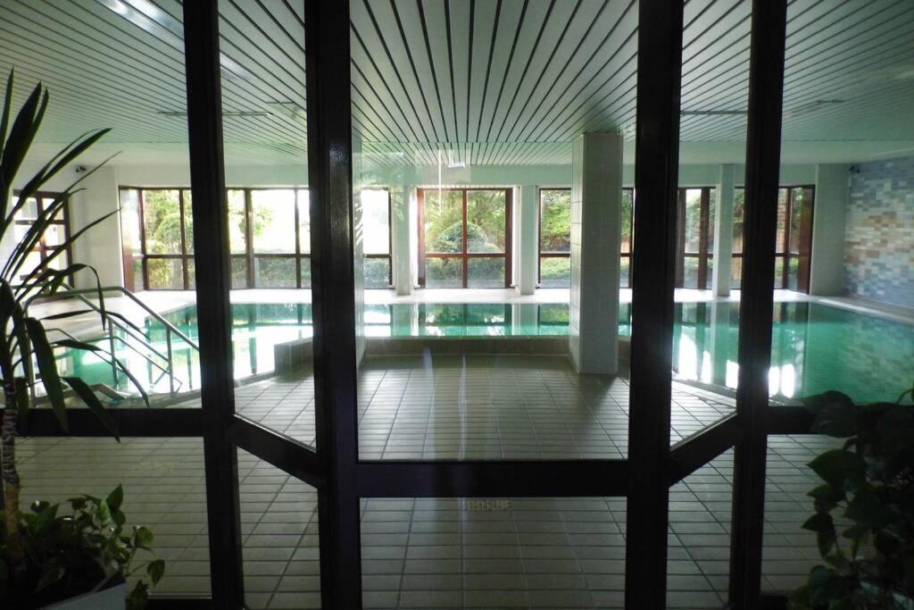 Traveloge Mit Schwimmbad Und Sauna Lübeck Kültér fotó