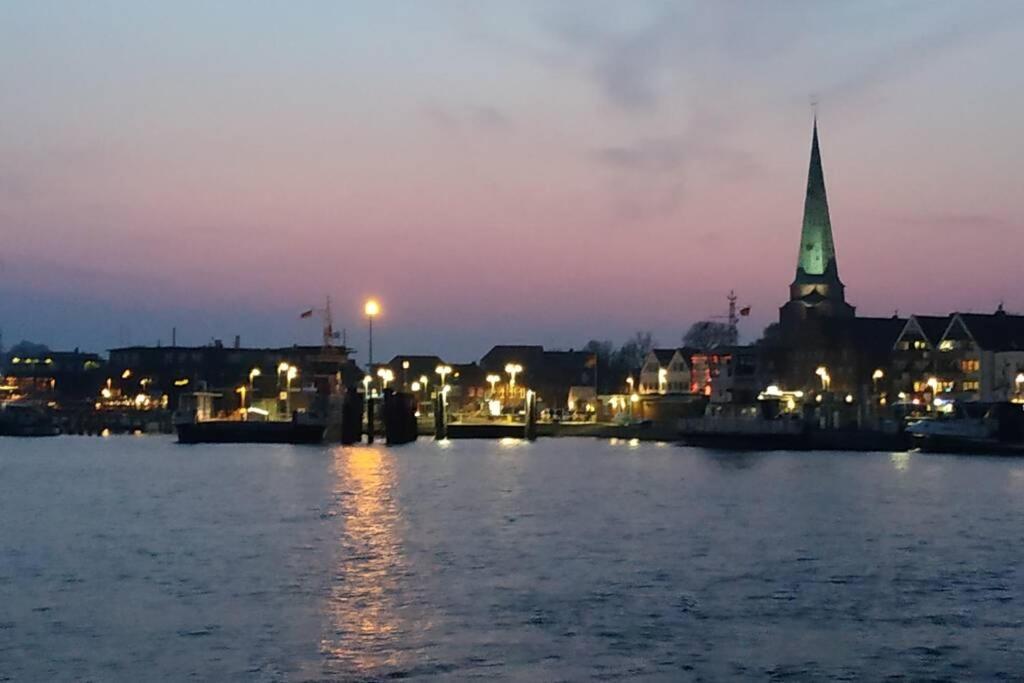 Traveloge Mit Schwimmbad Und Sauna Lübeck Kültér fotó